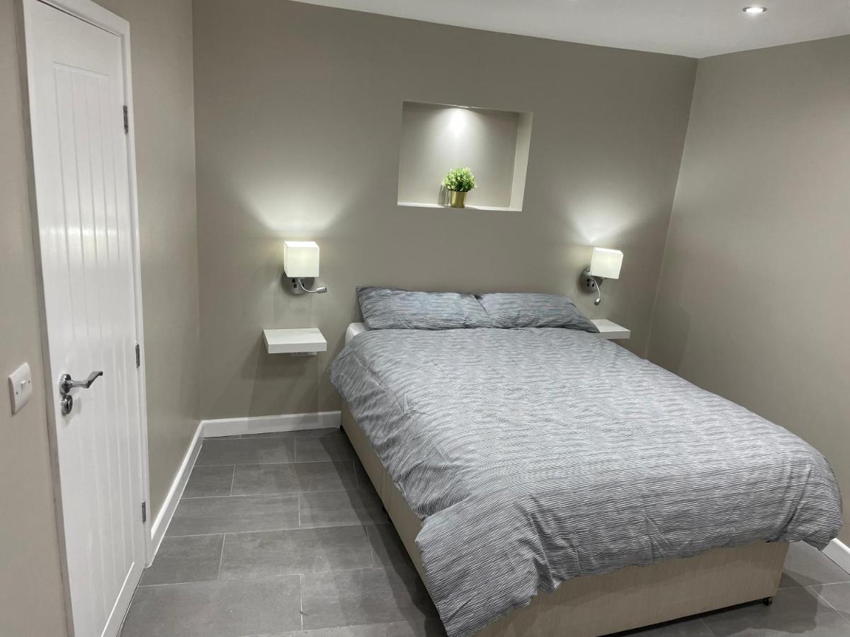 One Bedroom Apartment Goodmayes Eksteriør bilde