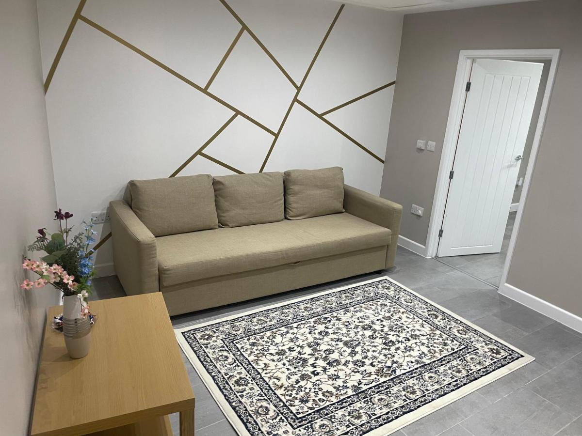 One Bedroom Apartment Goodmayes Eksteriør bilde